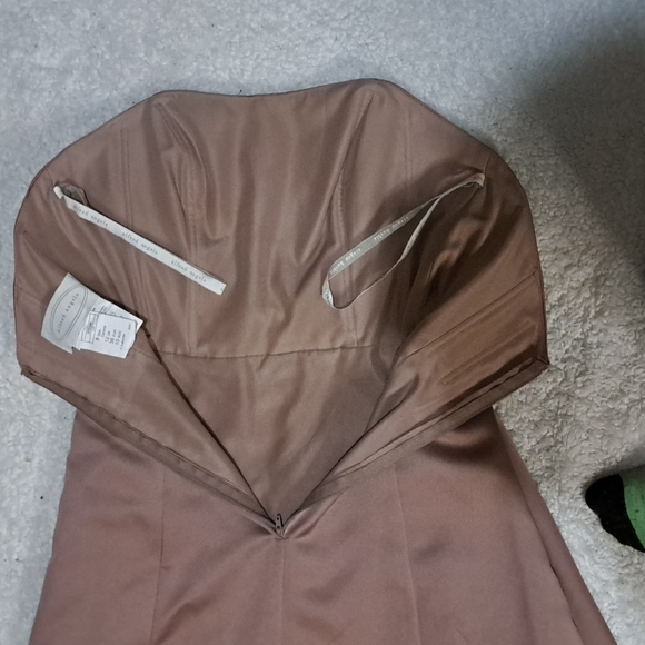 Formal dress - Picture 3 of 5